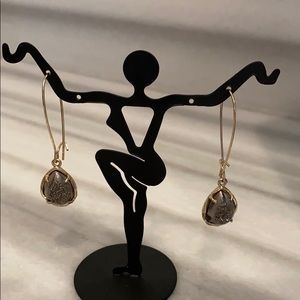 Kendra Scott year drop earrings in Drusy Palladium